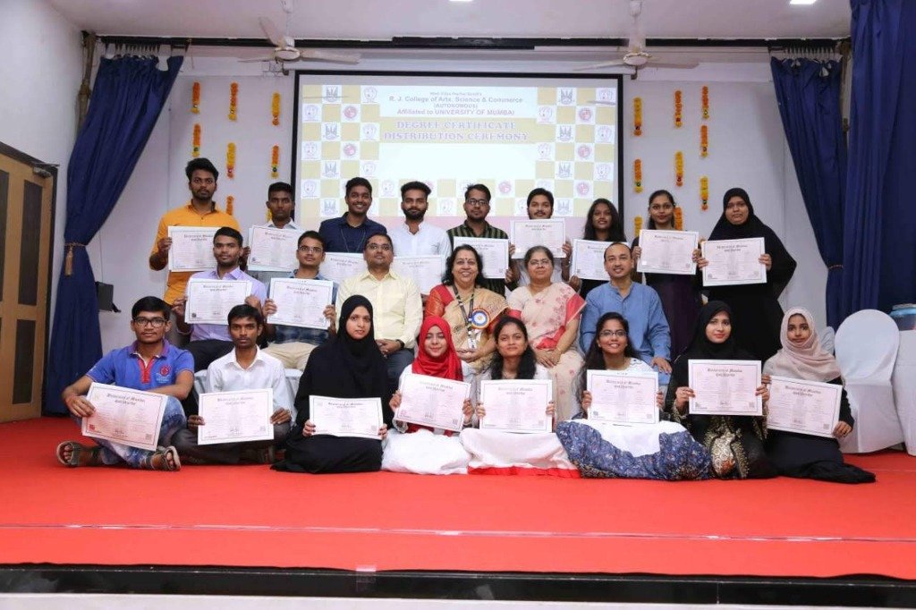 Degree Certificate Distribution Ceremony at RJ College, University of Mumbai